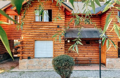 Lanin National Park Cabin | Cabañas de Troncos