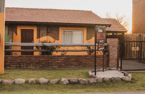 Capilla del Monte House | Cabañas Morada del Cerro -Cabaña Algarrobo-