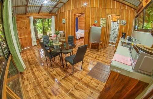 Penas Blancas Cabin | Cabañita Las Heliconias. WiFi - A/C