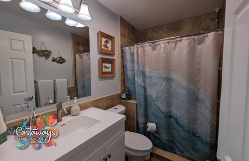 Saint James City Cabin | Cabana @ 2 Fish Inn Pool Side