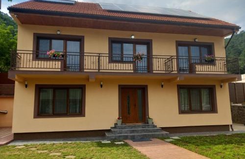 Sichevita Cabin | Cabana BRO Clisura Dunarii