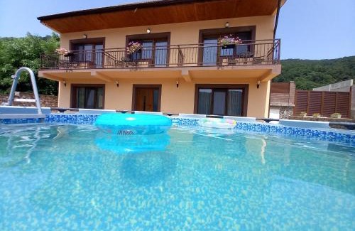 Sichevita Cabin | Cabana BRO Clisura Dunarii