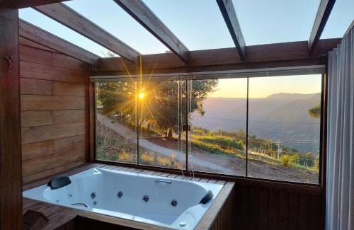 Nova Petropolis House | Cabana com banheira na colina