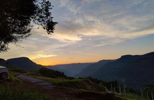 Nova Petropolis House | Cabana com banheira na colina