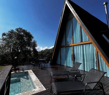 Maria da Fe Ski Chalet | Cabana com piscina e vista de tirar o fôlego!