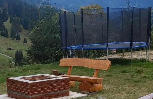 Saru Dornei Ski Chalet | Cabana Corbilor The Raven's Hut