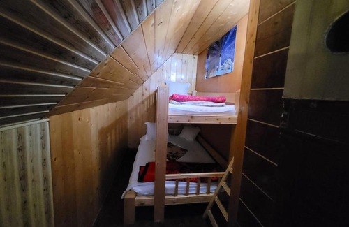 Lupeni House | CABANA CORY Straja