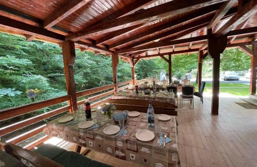 Budureasa Ski Chalet | Cabana de lângă Vale
