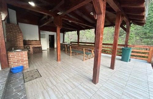 Budureasa Ski Chalet | Cabana de lângă Vale