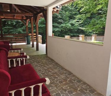 Budureasa Ski Chalet | Cabana de lângă Vale