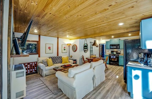 Guerneville House | Cabana Del Rio, by Vinifera Homes
