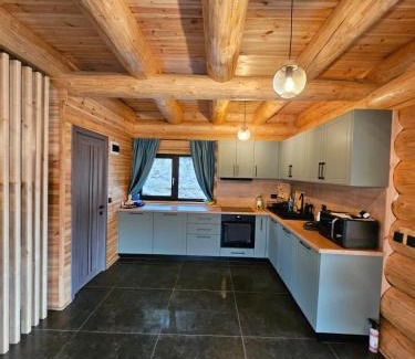 Vatra Dornei Ski Chalet | Cabana Delena