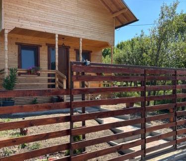 Corbi House | Cabana dintre meri