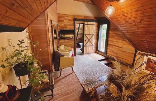 Vila Iara Cabin | Cabana Encantos da Serra 5 minutes from capivari. we accept pet