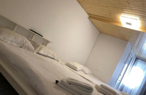 Malaia Cabin | CABANA MARIA-PETRIMANU