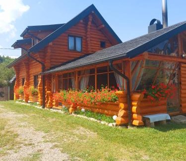 Gura Humorului Ski Chalet | Cabana Razesilor
