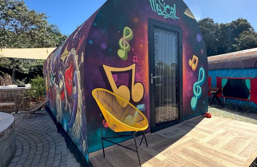 Cascavel Cabin | Cabana temática musical