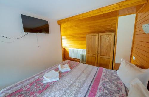 Poiana Teiului Cabin | Cabana TYF - Dreptu