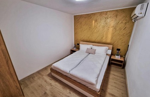 Moldova Noua Cabin | Cabana Vărad Coronini