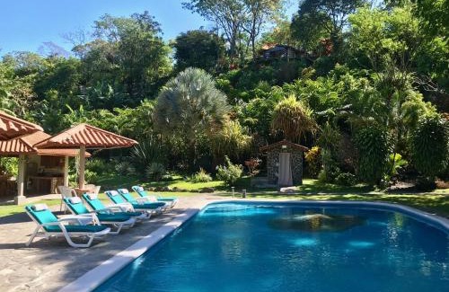 Hato Viejo Resort | Cabanas Rio Encantado