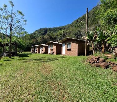 Vespasiano Correa House | Cabanas V13, segundo maior viaduto do mundo! Sem ar