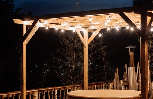 Givron Cabin | Cabane à l'Ombre des Charmes