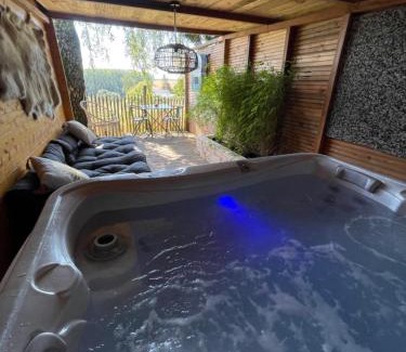 Lasne Cabin | Cabane bien belge avec cinéma et jacuzzi