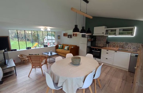 Amiens Cabin | Cabane bleue des Hortillonnages