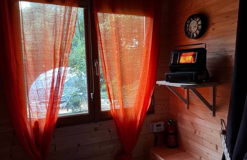 Thierache Sambre et Oise Cabin | Cabane en Thiérache "La tête dans les étoiles" the floating dome and its tiny-house