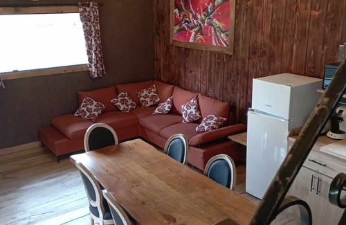 Alligny-en-Morvan Cabin | Cabane Maxi Tiny, Gite et Chambres au Calme en Lisière de Forêt Avec Étang Pêche
