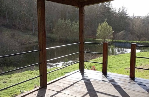 Alligny-en-Morvan Cabin | Cabane Maxi Tiny, Gite et Chambres au Calme en Lisière de Forêt Avec Étang Pêche