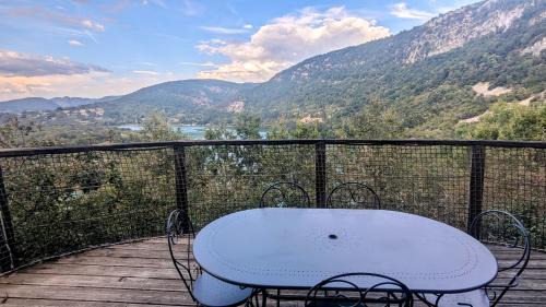 Serrieres-sur-Ain Cabin | Cabanes et Lodges du Belvedere
