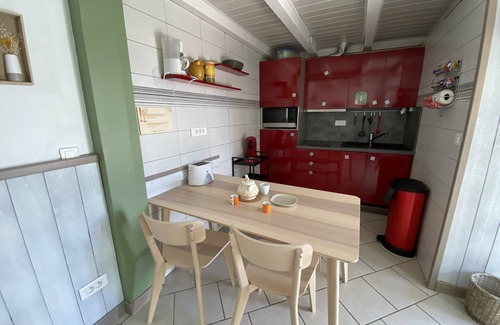 Esparron-de-Verdon Cottage | Cabanon de Naïs T2 with terrace and private access to Lake Esparron de Verdon
