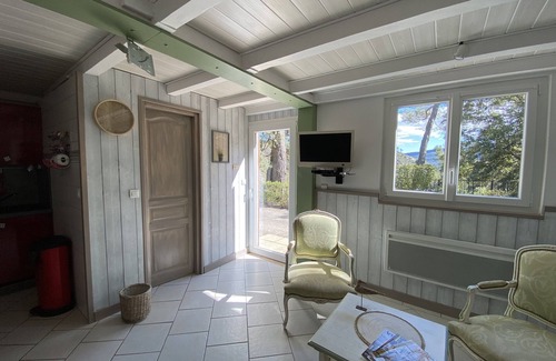 Esparron-de-Verdon Cottage | Cabanon de Naïs T2 with terrace and private access to Lake Esparron de Verdon