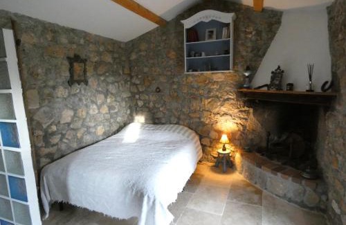 Lorgues House | CABANON PROVENCAL EN PIERRES et ACCES PISCINE LUXE