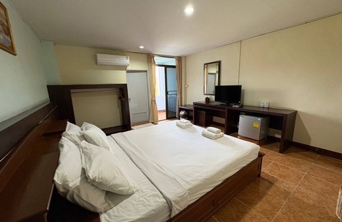 Photharam Hotel | Cabbages & Condoms Hotel Ratchaburi