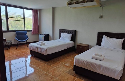 Photharam Hotel | Cabbages & Condoms Hotel Ratchaburi