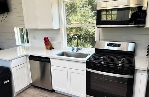 Fallbrook Cabin | Cabernet Cabin @ Vinyards, Fallbrook, 6 Adults 2 Kids, Wifi and AC, Fallbrook