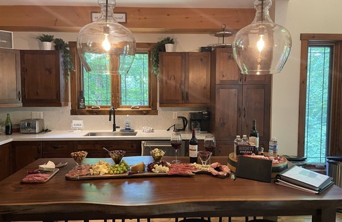 Eagle Lake Ski Chalet | Cabernet Chalet*Private*Hot Tub* Sauna*Beach*Ski in/out*Fireplace*KB*Gameroom
