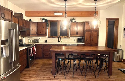 Eagle Lake Ski Chalet | Cabernet Chalet*Private*Hot Tub* Sauna*Beach*Ski in/out*Fireplace*KB*Gameroom
