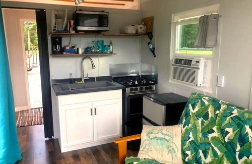 Colonial Beach Cottage | Cabernet Cottage on Water at Monroe Bay Winery, tiny container cottage