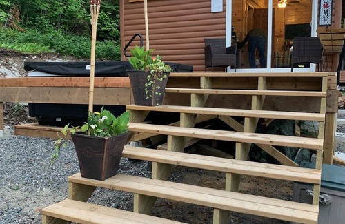 Sioux Narrows Nestor Falls Cabin | Cabin 2 Lakeview Shared Hot Tub-Sauna