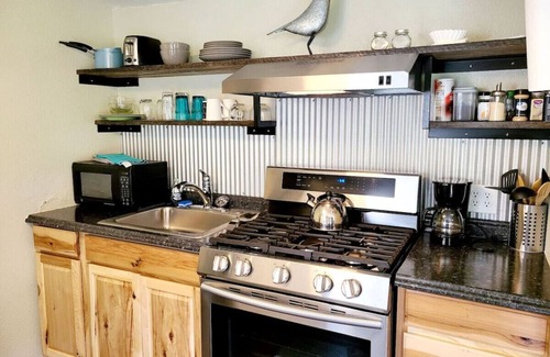 Glenwood Springs Cabin | CABIN 02- Remodeled Cozy Rustic-Luxury w/Kitchen