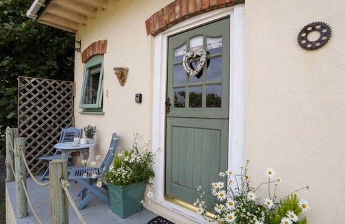 Cylch-Y-Garn Cottage | Cabin ∙ 1 bedroom ∙ 2 guests