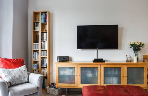 Bradford-on-Avon Cottage | Cabin ∙ 1 bedroom ∙ 2 guests