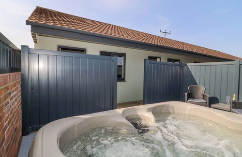 West Heslerton Cottage | Cabin ∙ 1 bedroom ∙ 2 guests