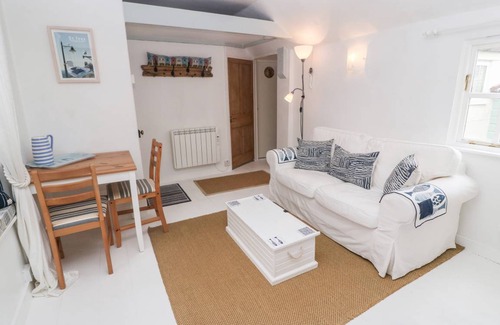 Mousehole Cottage | Cabin ∙ 1 bedroom ∙ 2 guests