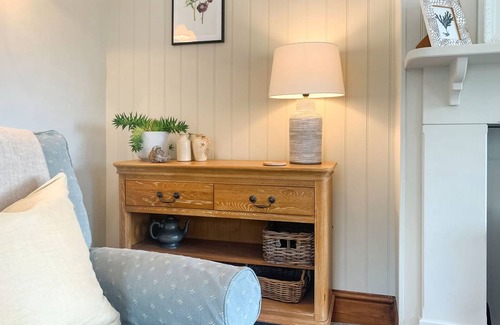 Potter Brompton Cottage | Cabin ∙ 1 bedroom ∙ 2 guests