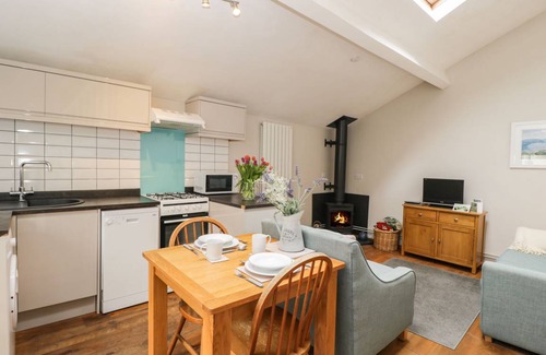 Norton Sub Hamdon Cottage | Cabin ∙ 1 bedroom ∙ 3 guests