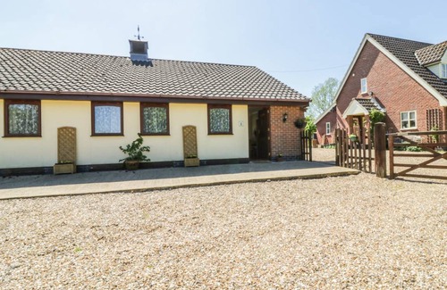 Wattisfield Cottage | Cabin ∙ 1 bedroom ∙ 2 guests